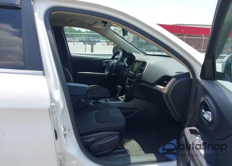 2016 Jeep Cherokee Latitude из США, поврежденный, VIN 1C4PJMCB2GW372592